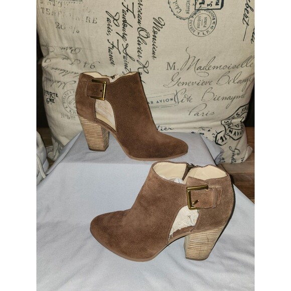 Beautiful, Brown Michael Kors 7.5 suede boots/heels with buckle And Style - Picture 1 of 5